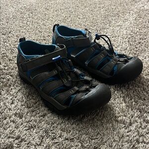 Big kids Keen Newport H2 Magnet/Brilliant blue size 4